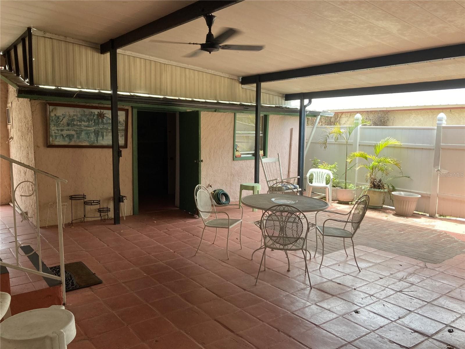 2405 Corrine St photo 4