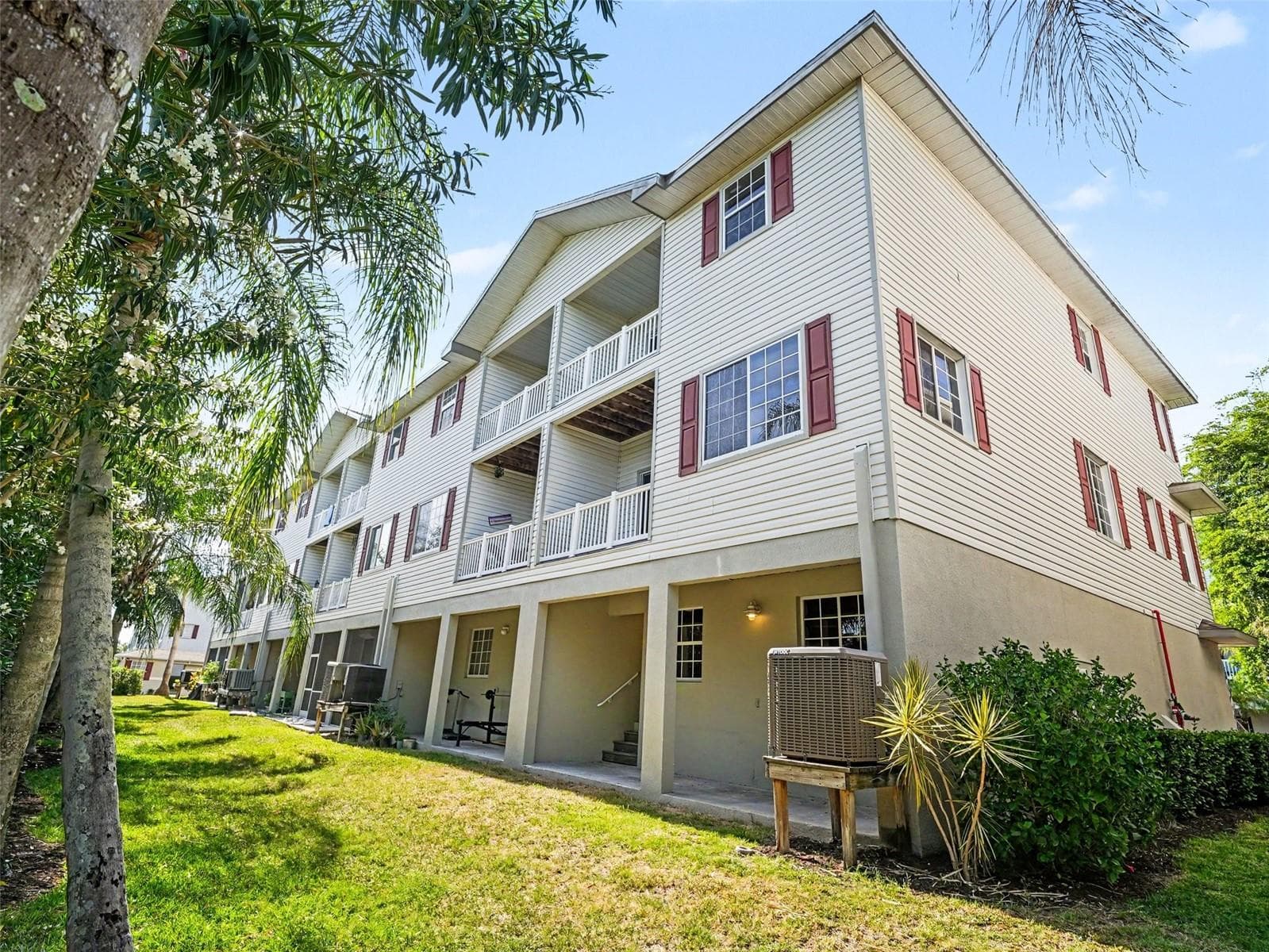 3325 10th Ln W photo 4