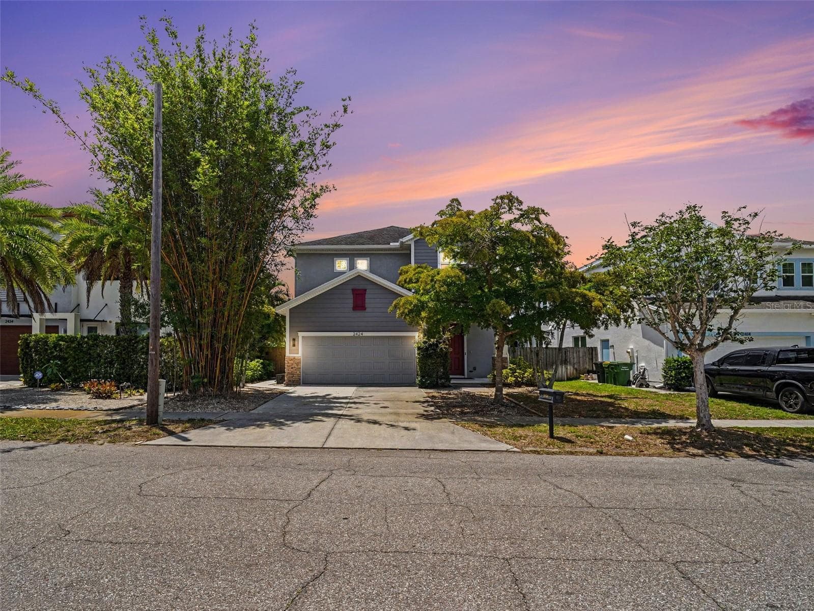2424 Wood St photo 2