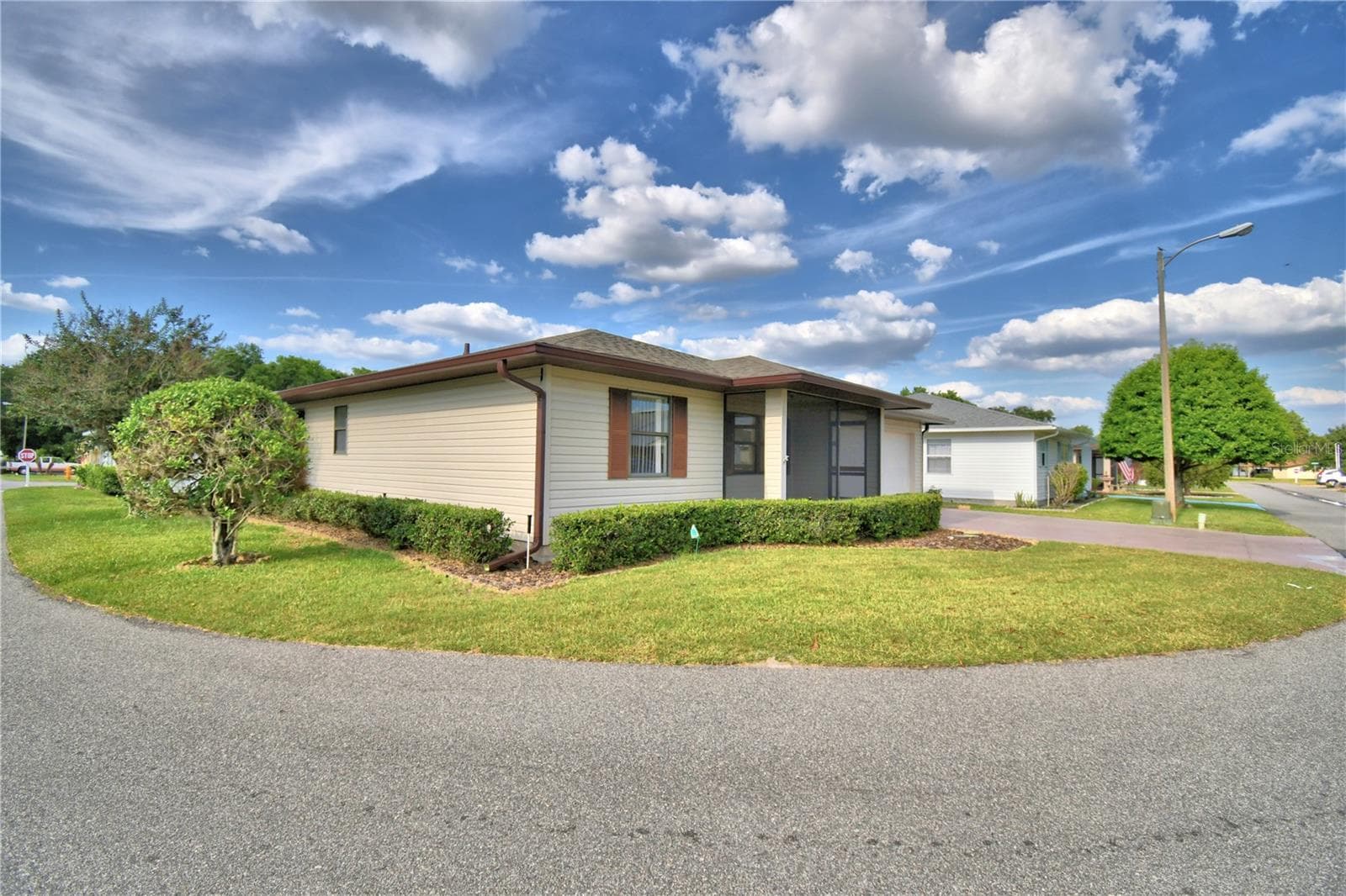 4828 Squire Hollow Dr photo 2