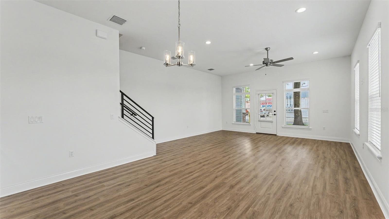1031 E Lime St photo 5