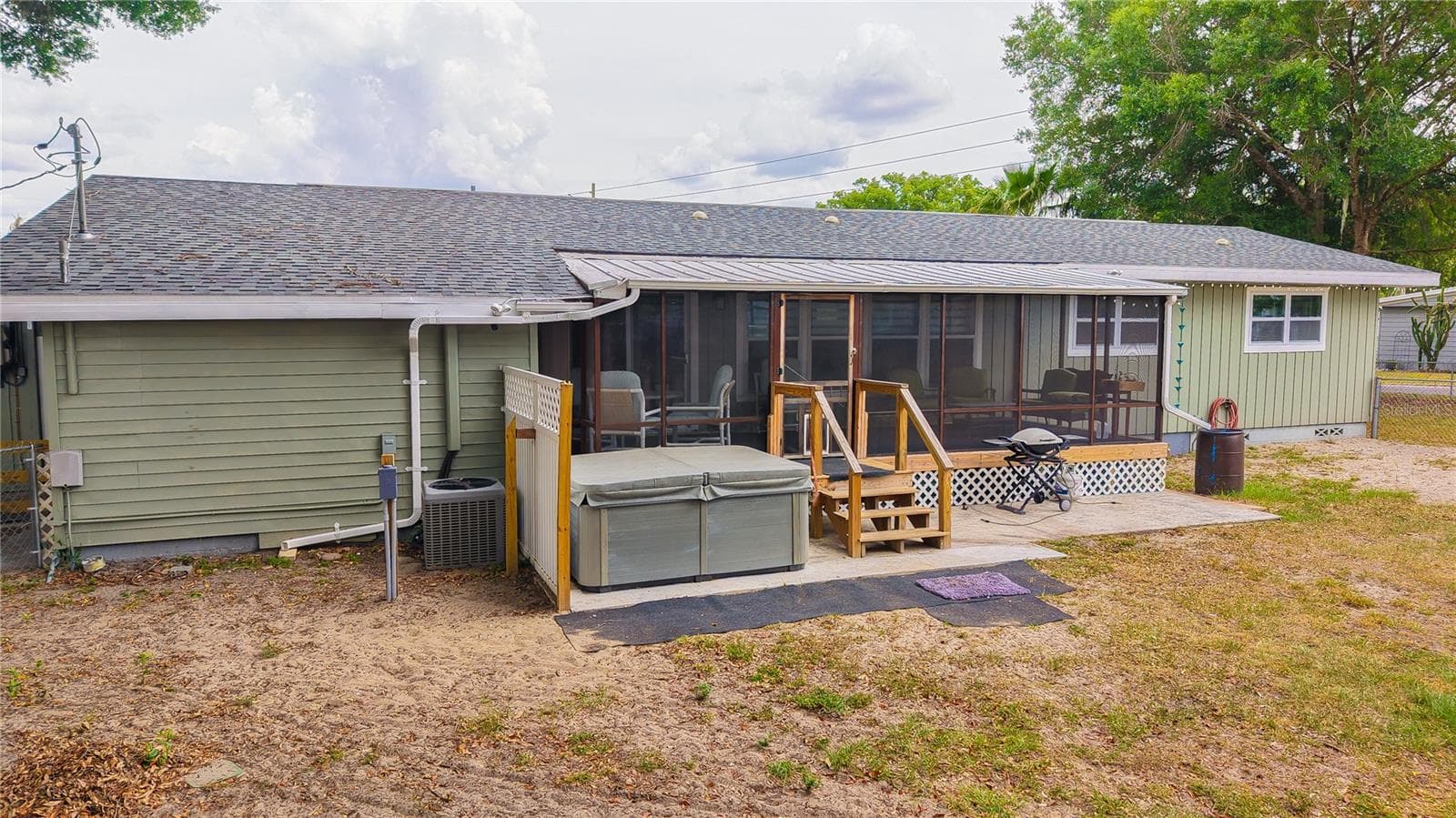 5233 Hill Dr photo 2