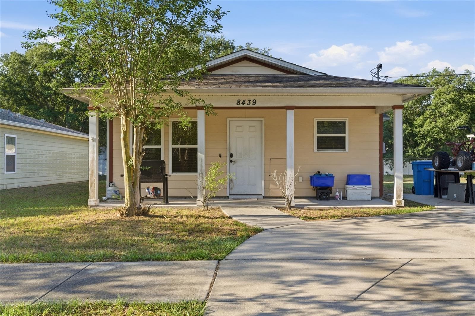 8439 Radio Ln photo 2