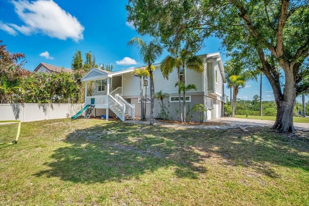 3858 Shore Blvd photo 3