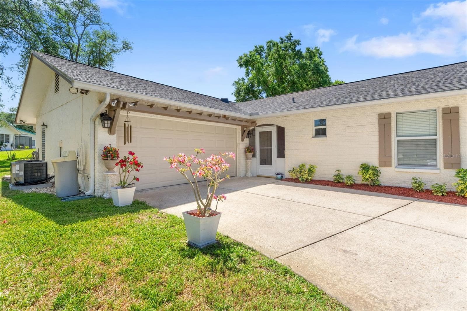 10520 Springwood Dr photo 3