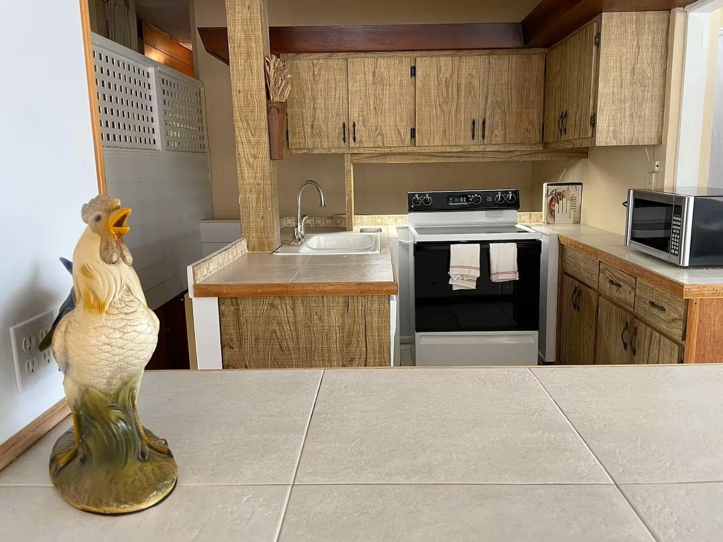 1064 Broadway photo 5