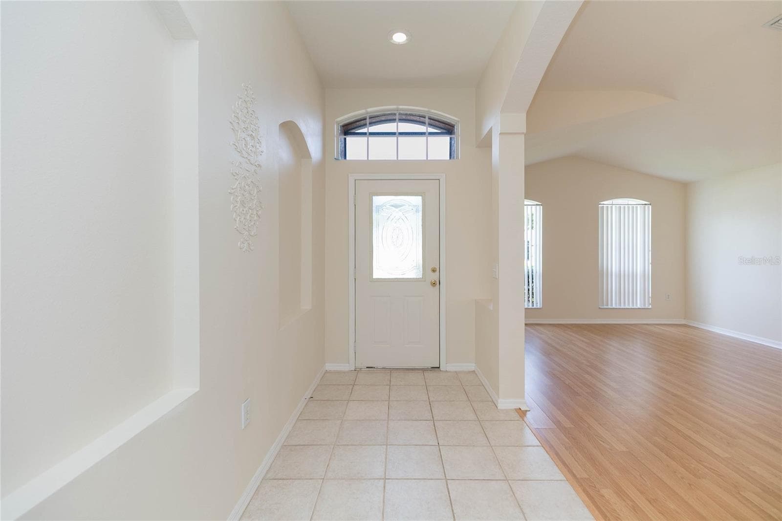 22704 Roderick Dr photo 3
