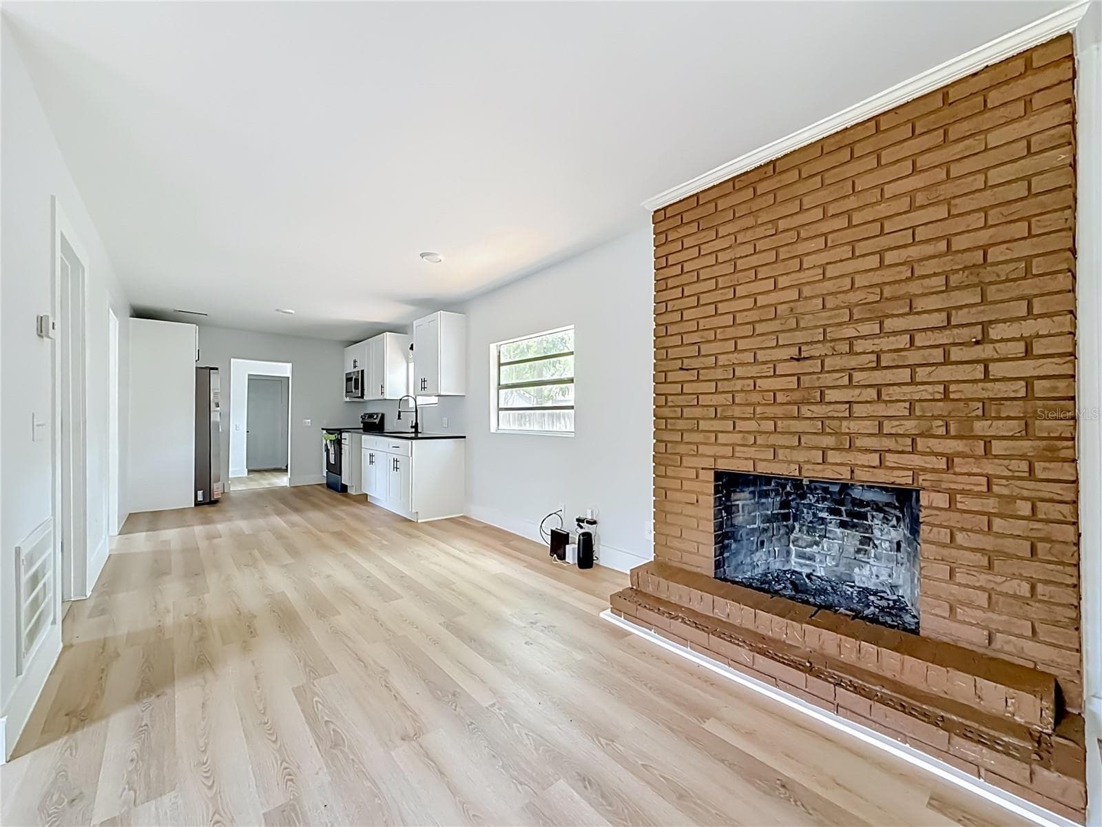 6705 N Elizabeth St photo 4
