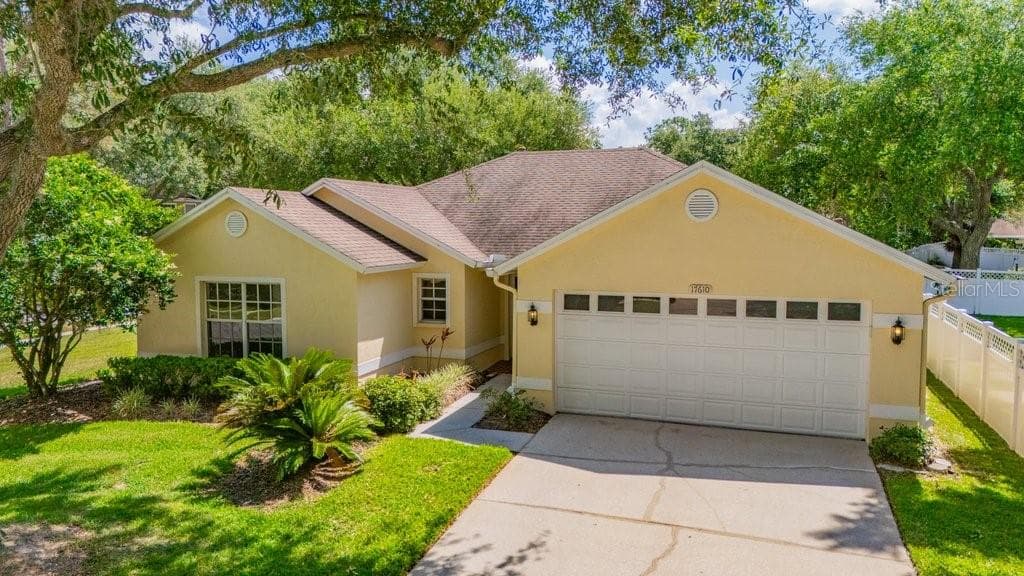 17610 Esprit Dr photo 2