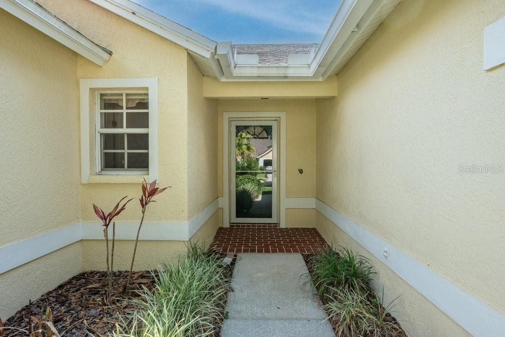 17610 Esprit Dr photo 3