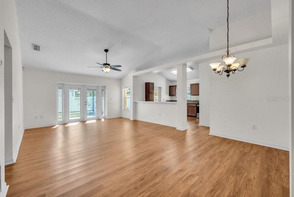 17610 Esprit Dr photo 5