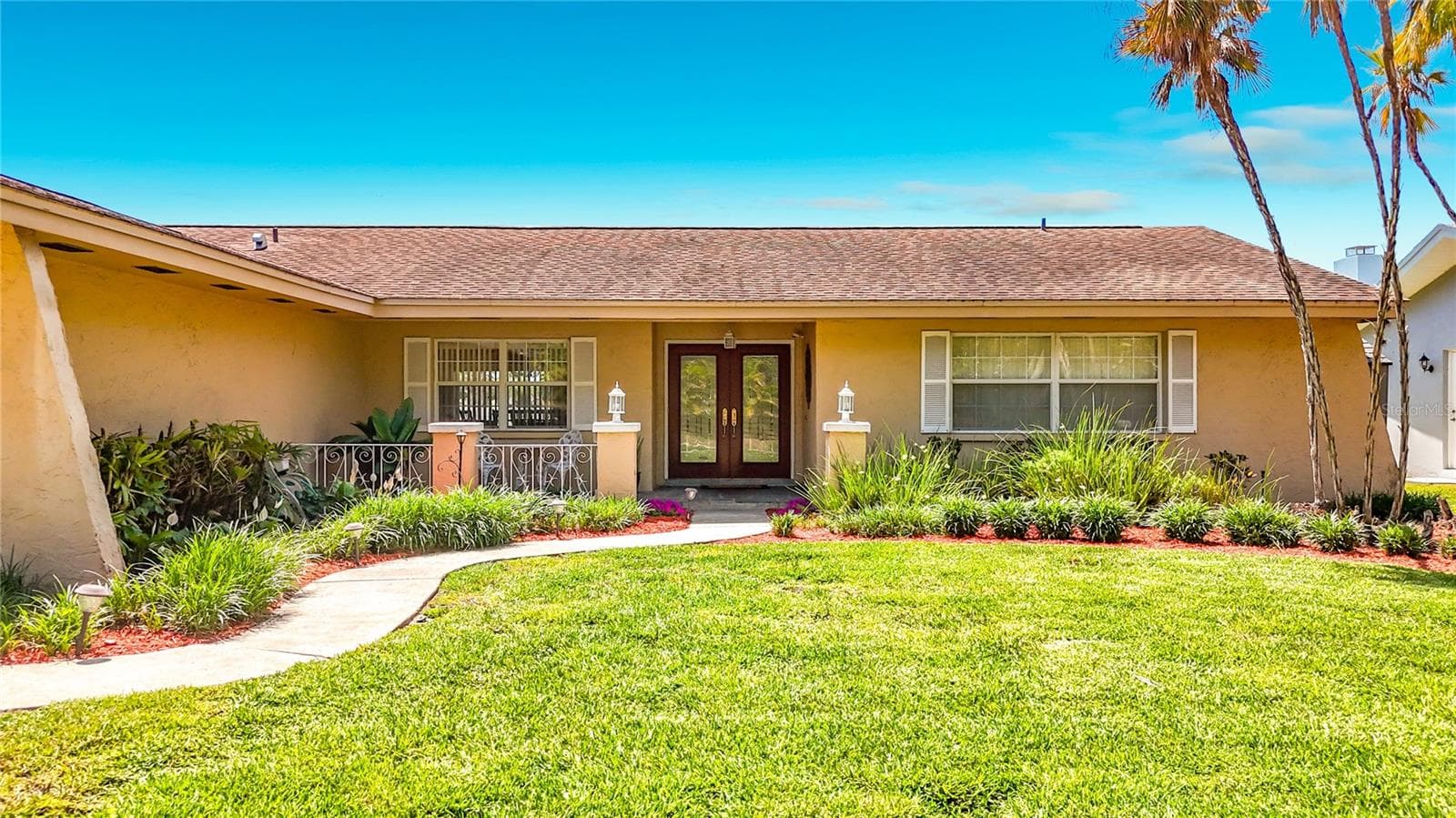 6490 Burning Tree Dr photo 4