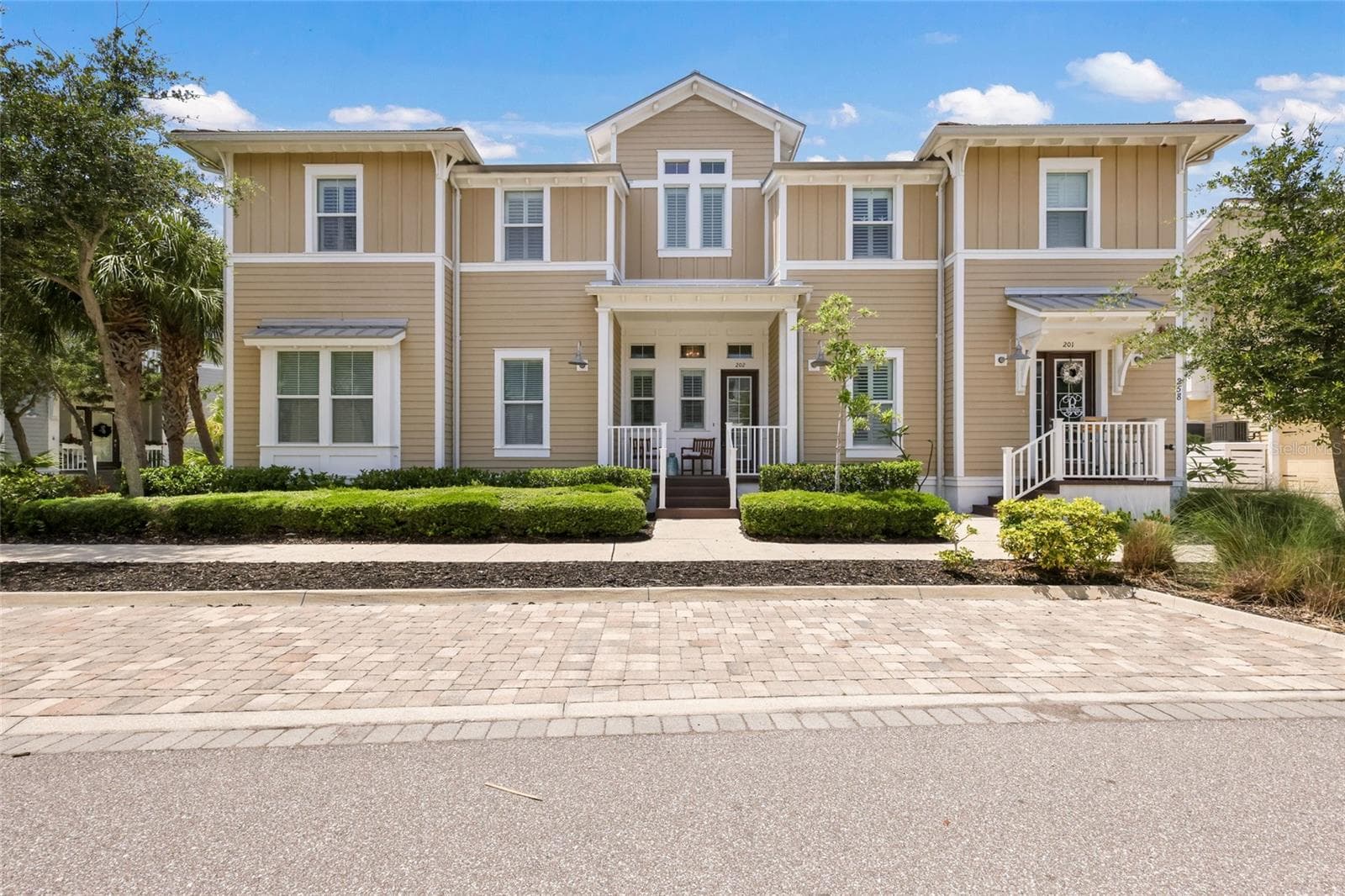 258 Sapphire Lake Dr #202 photo 2