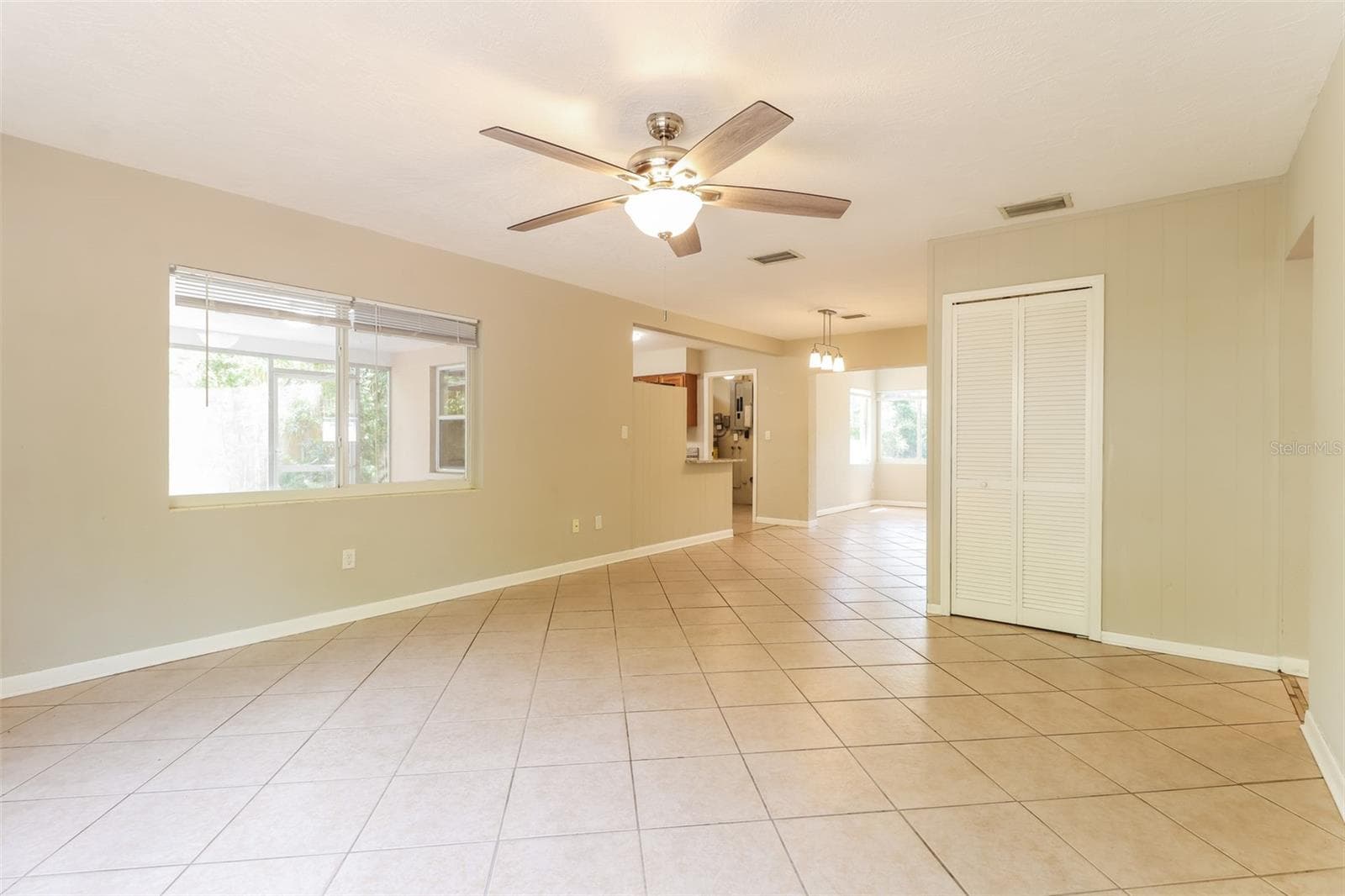 1619 Edna Ave photo 4