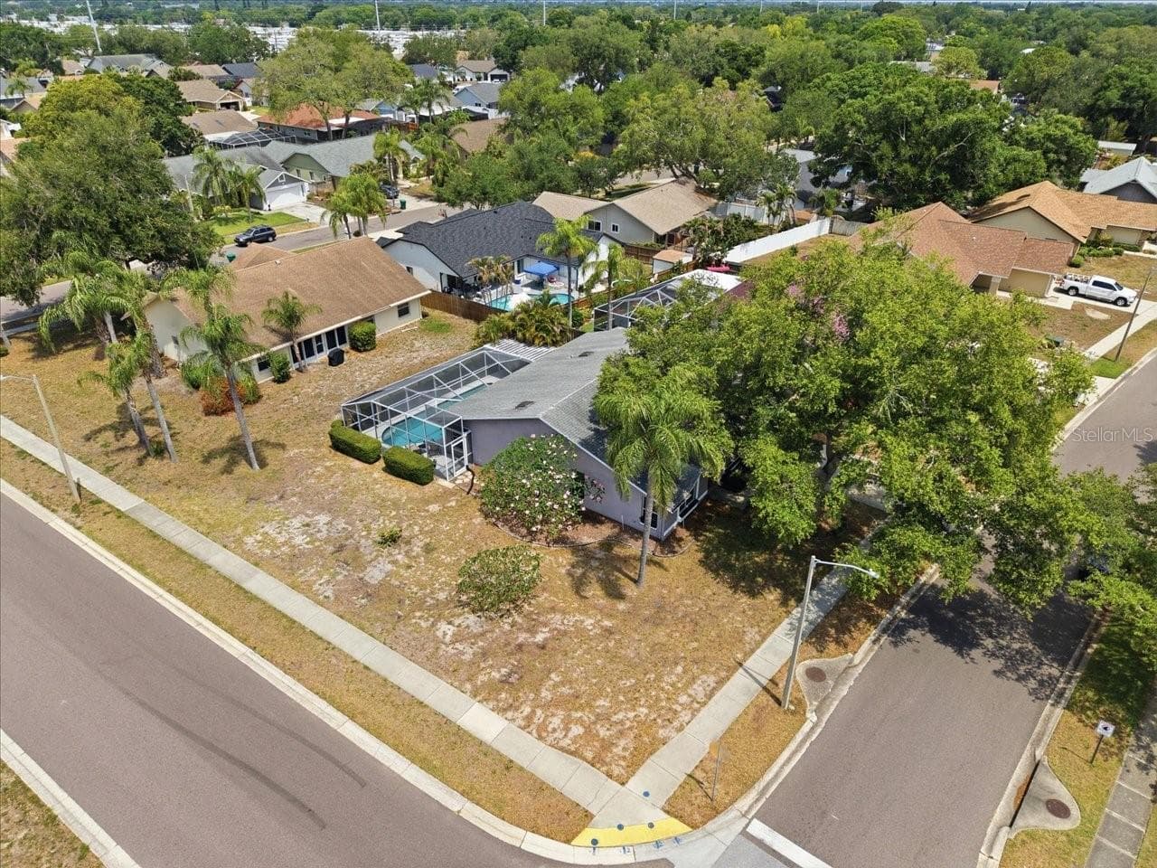 798 Countryshire Ln photo 4
