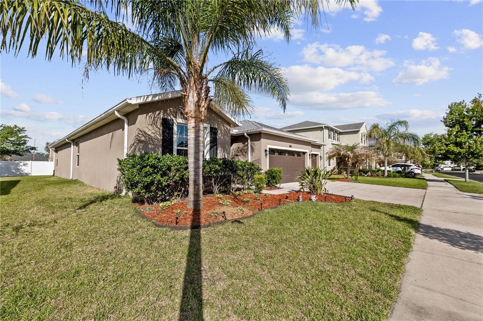 5453 Suncatcher Dr photo 3