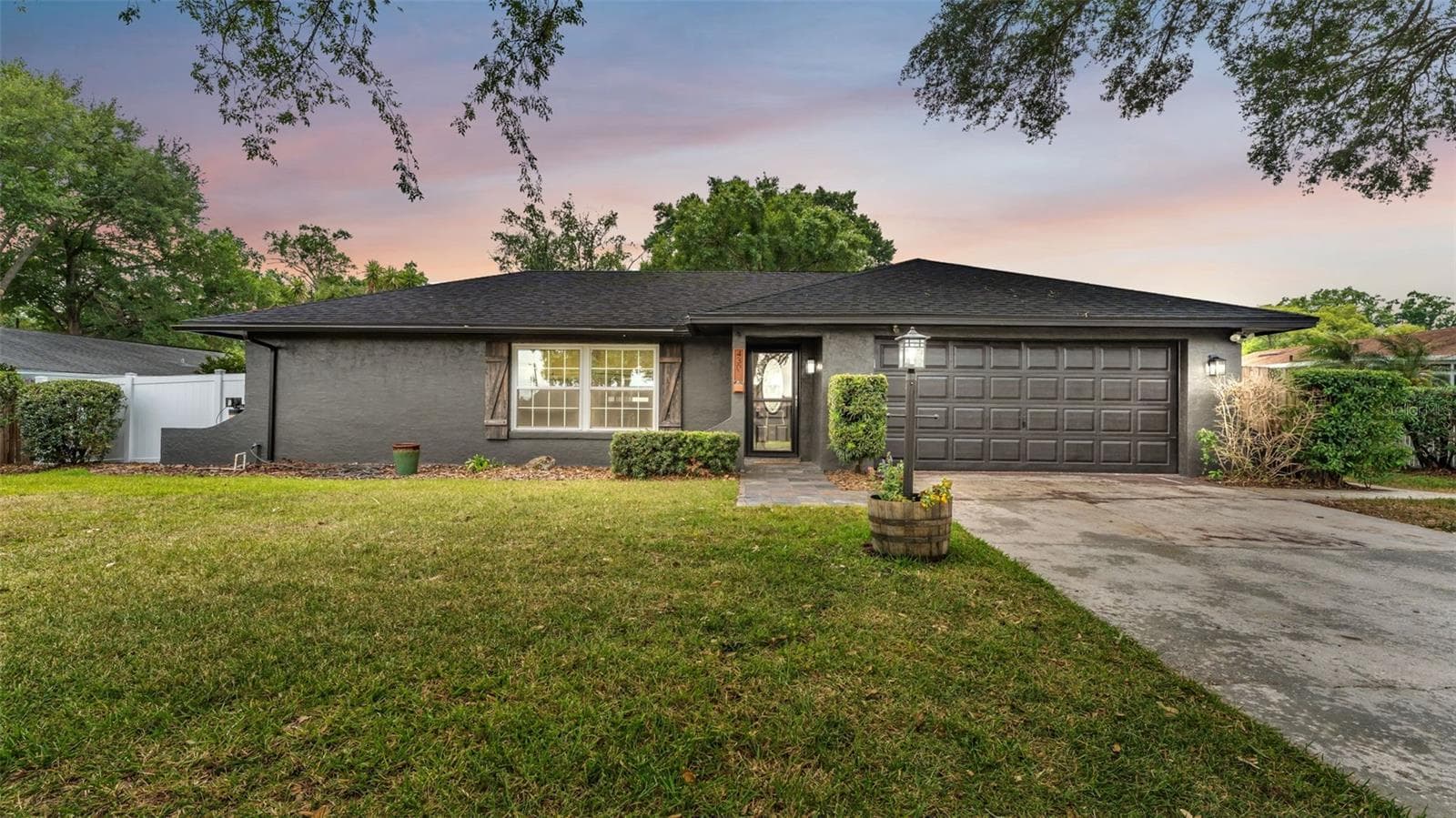 4301 Orangewood Loop E photo 3