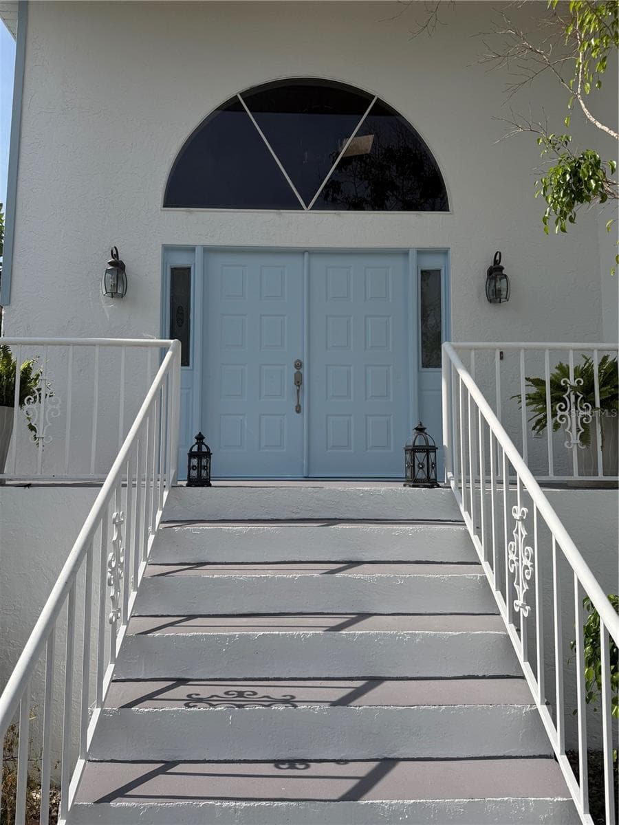 6810 Seaview Blvd photo 3