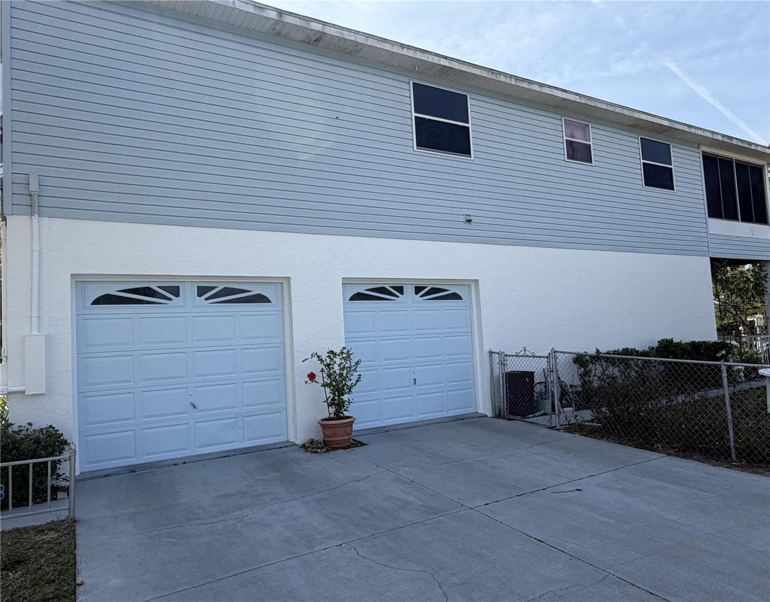 6810 Seaview Blvd photo 4