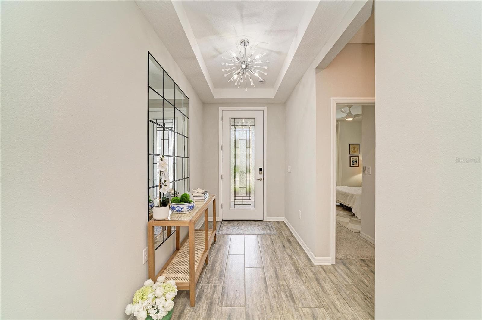 4714 Roycroft Ter photo 2