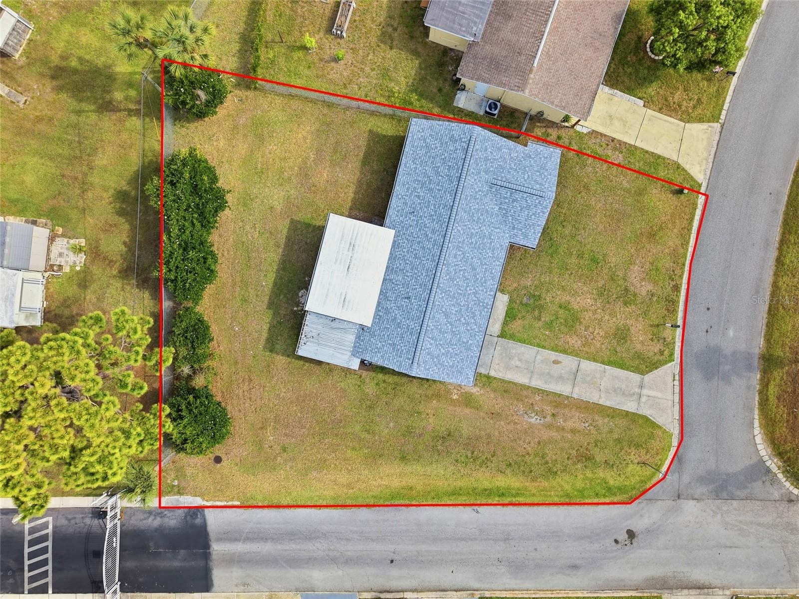 10737 Fillmore Ave photo 4