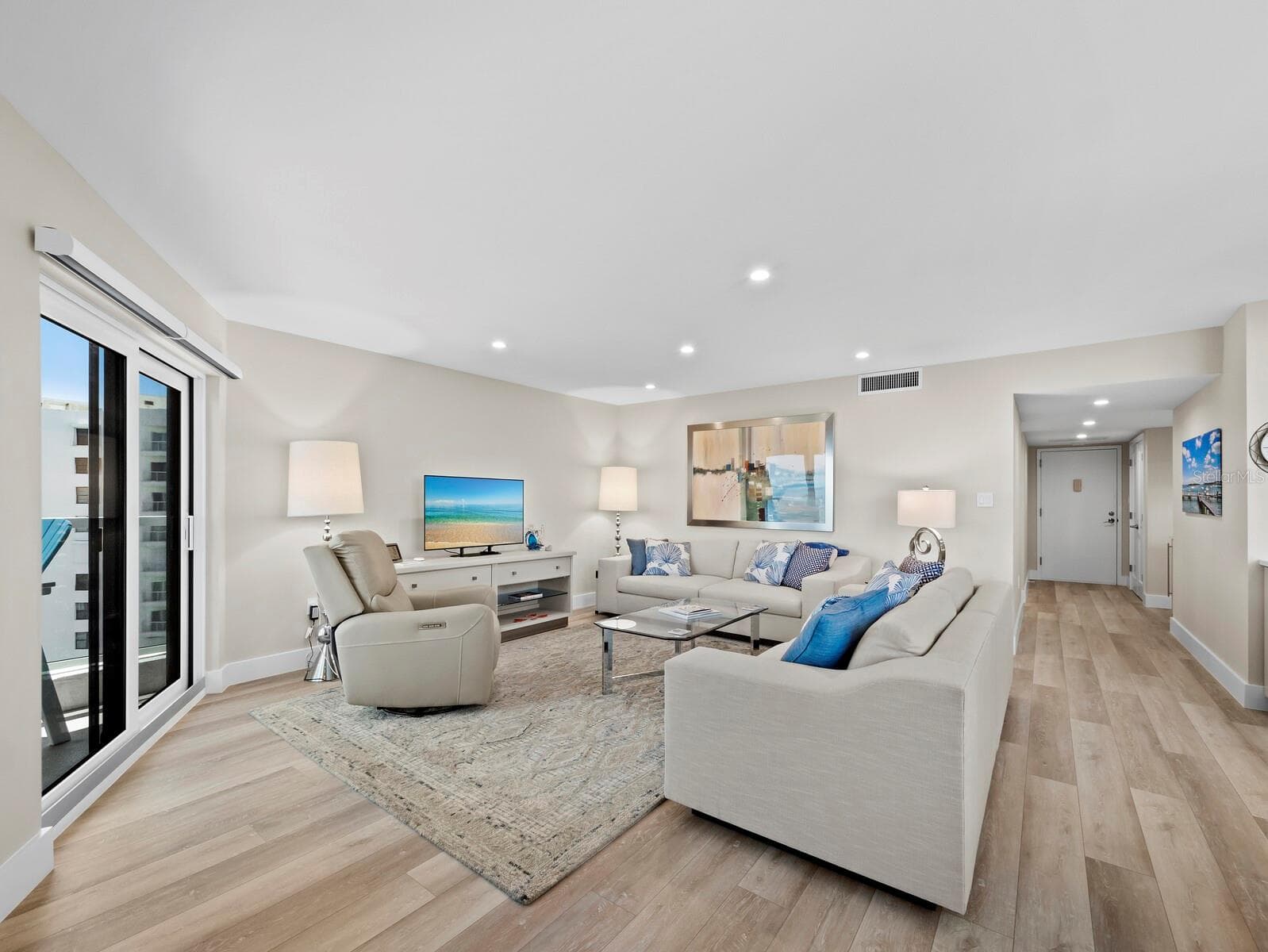 1050 Longboat Club Rd #903 photo 3