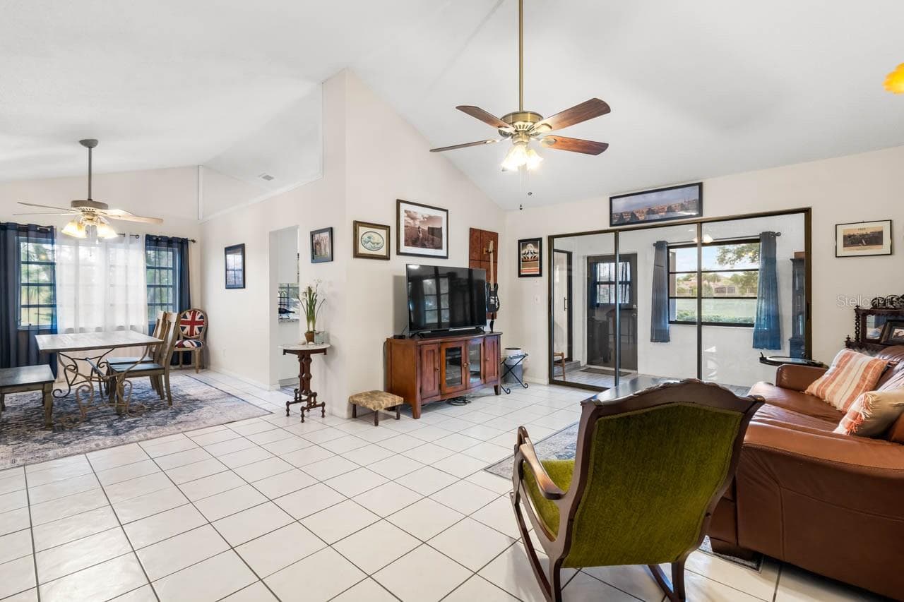 705 Westmont Way photo 3