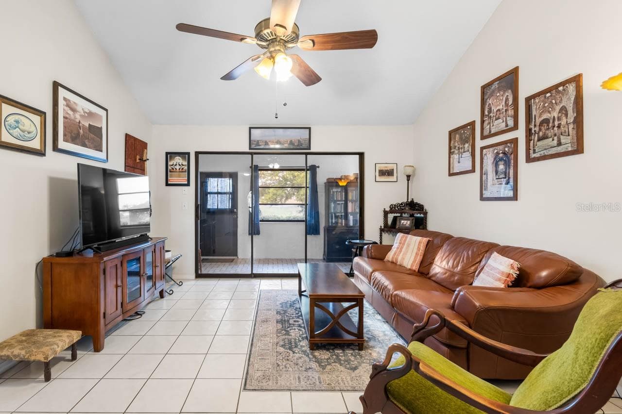 705 Westmont Way photo 4