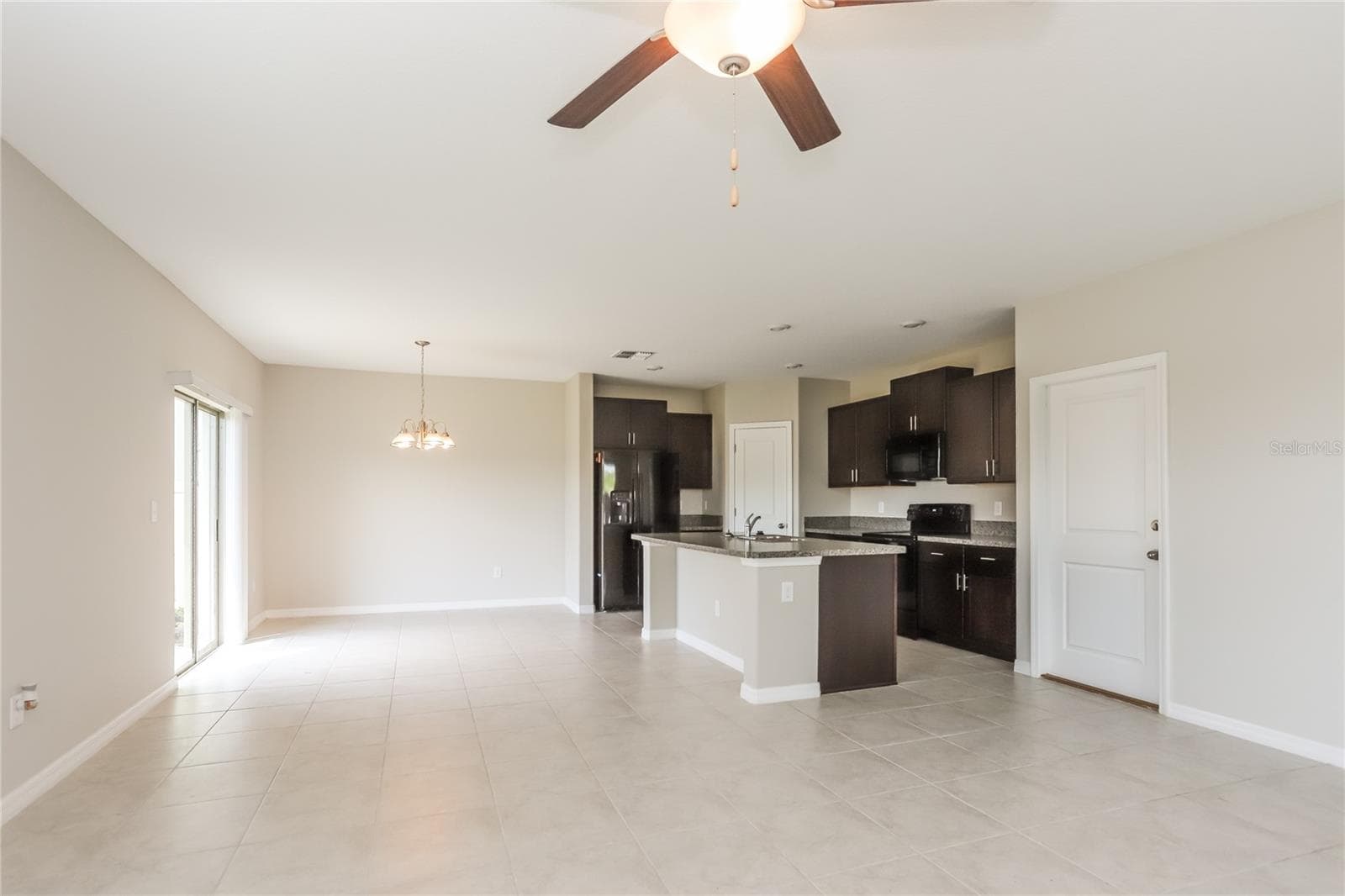 15519 Wicked Strong St photo 2