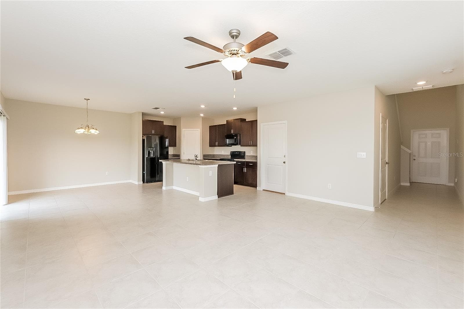 15519 Wicked Strong St photo 3