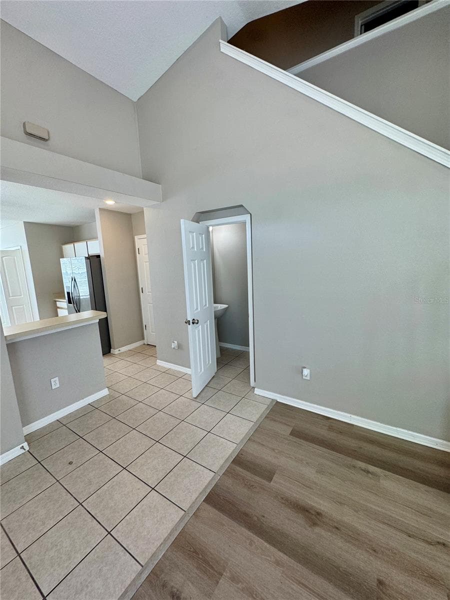 9701 Carlsdale Dr photo 5