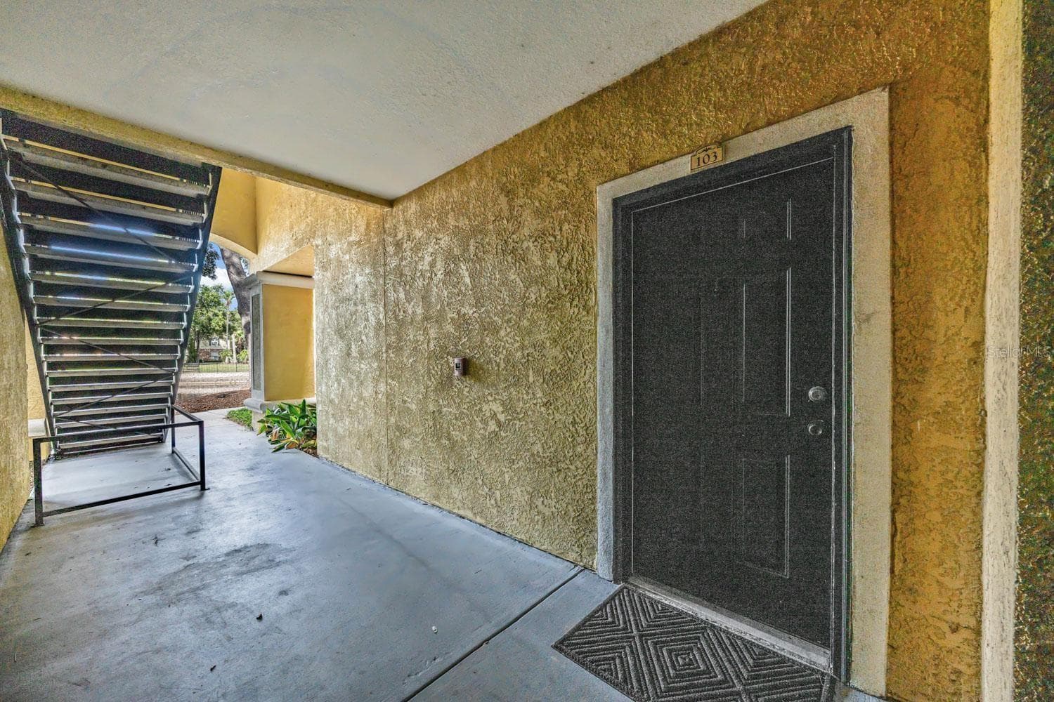 10103 Courtney Oaks Cir #103 photo 3
