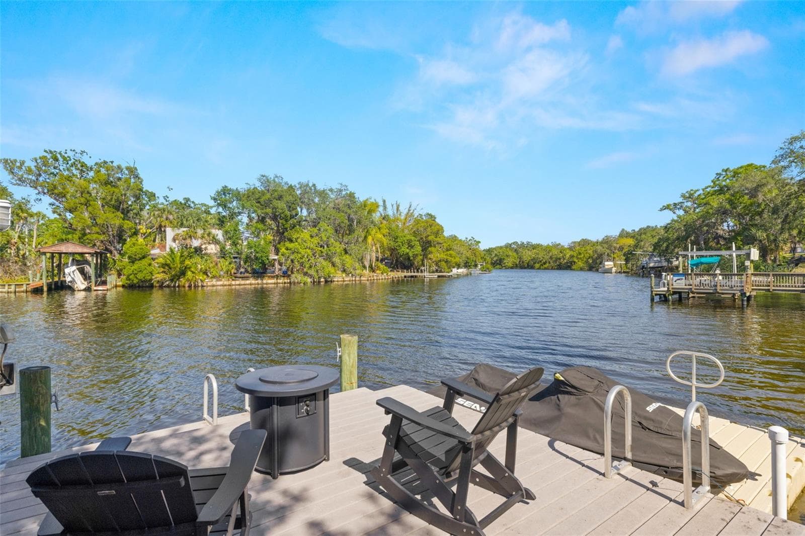 5610 N River Shore Dr photo 3