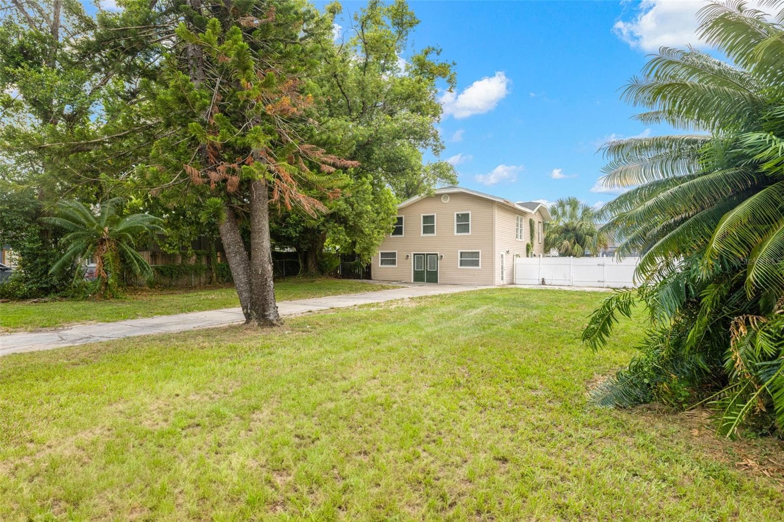 305 E Hanna Ave photo 4