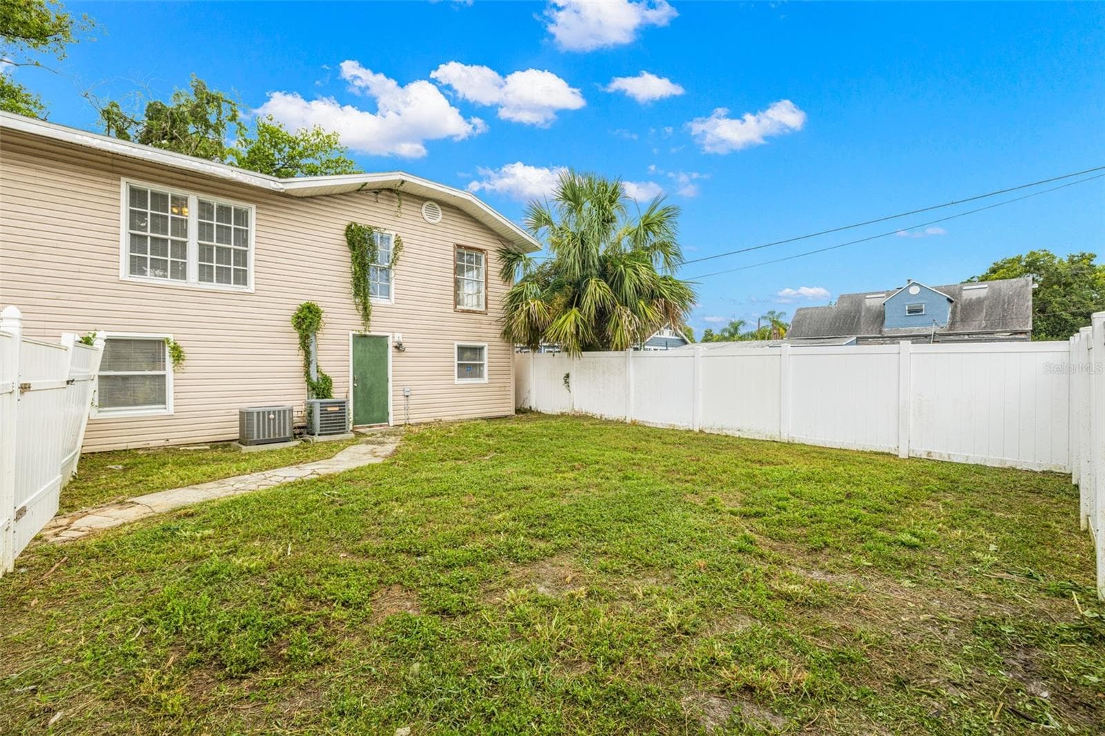 305 E Hanna Ave photo 5