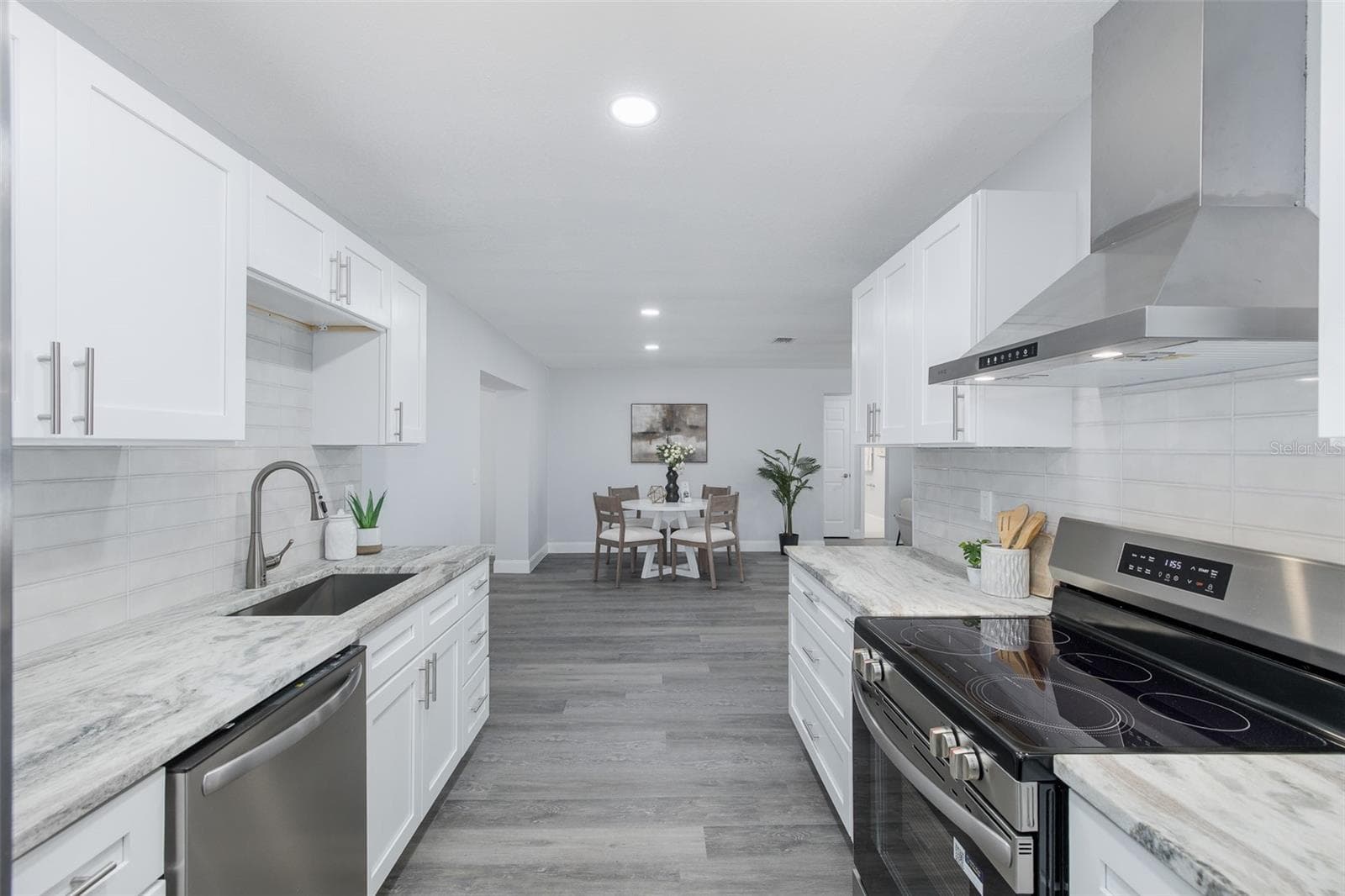 1815 Driftwood Cir S photo 5