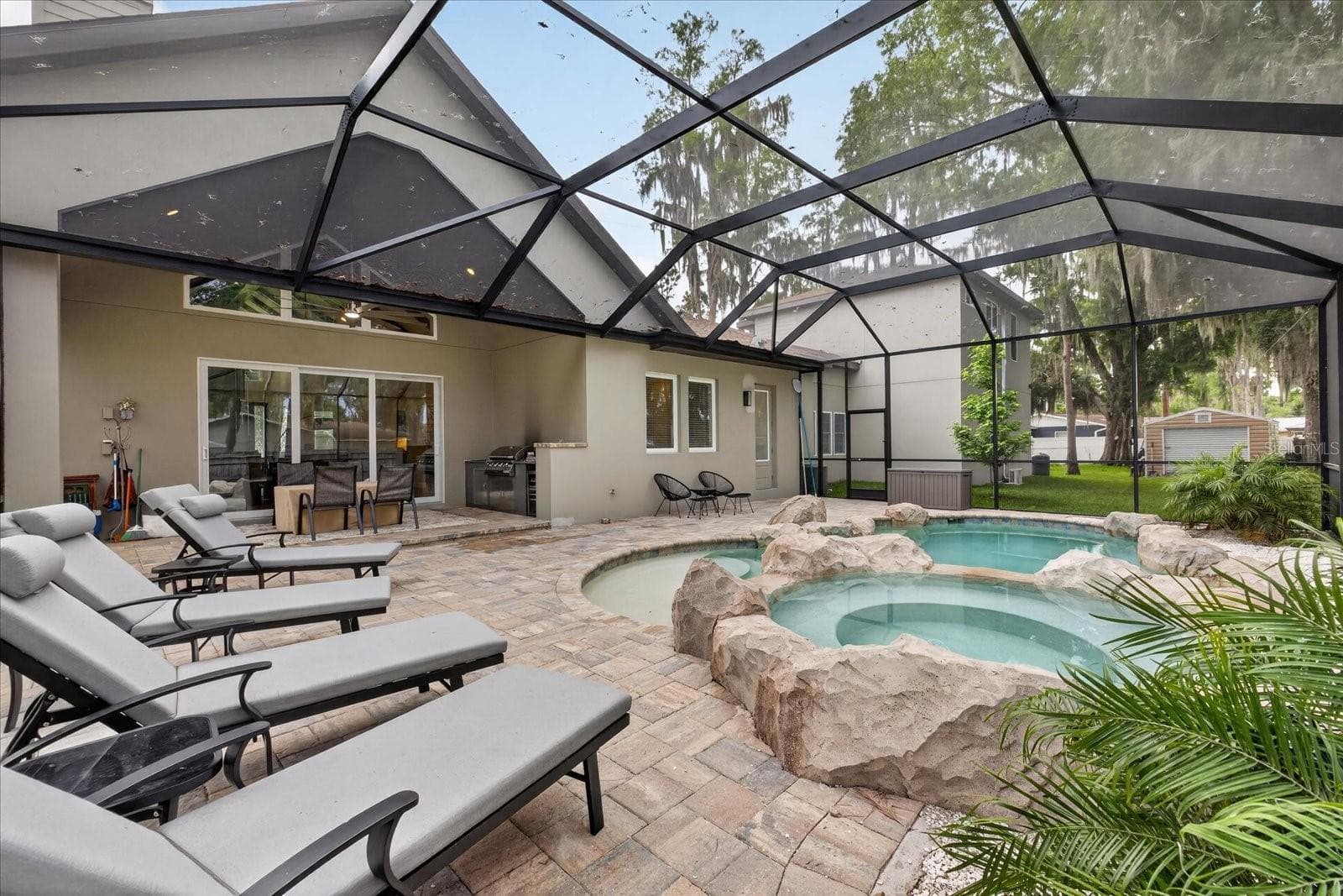 1208 Sunset Ln photo 4