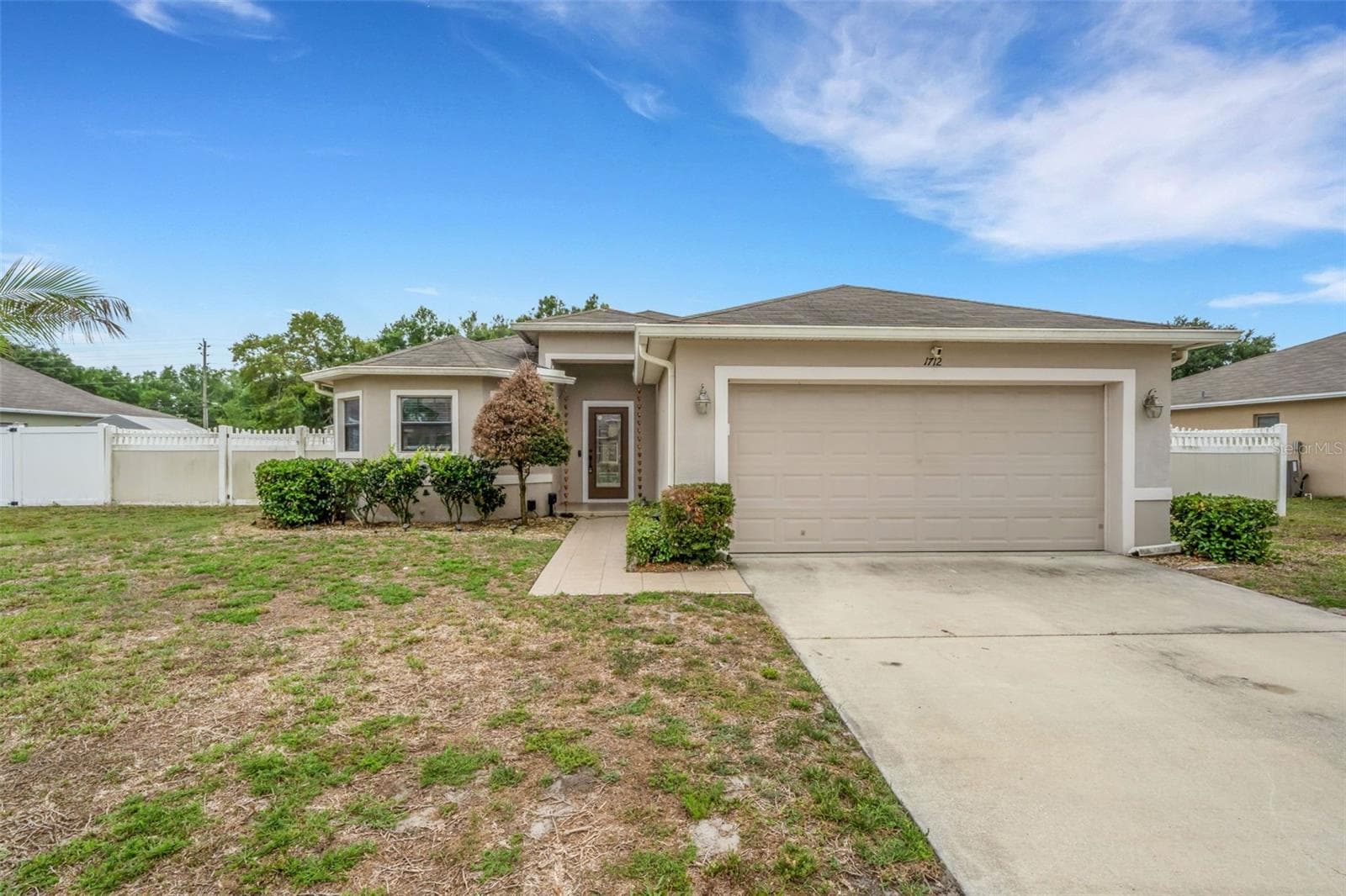 1712 Charmi Dr photo 2