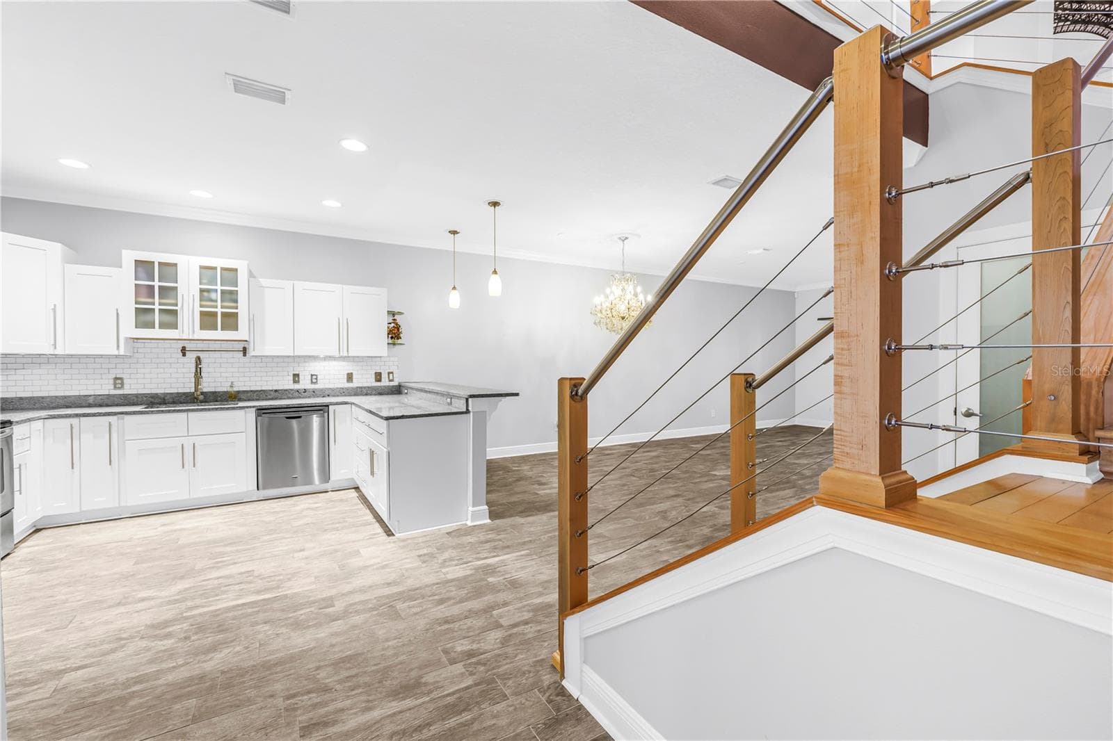 409 Barcelona Dr photo 5