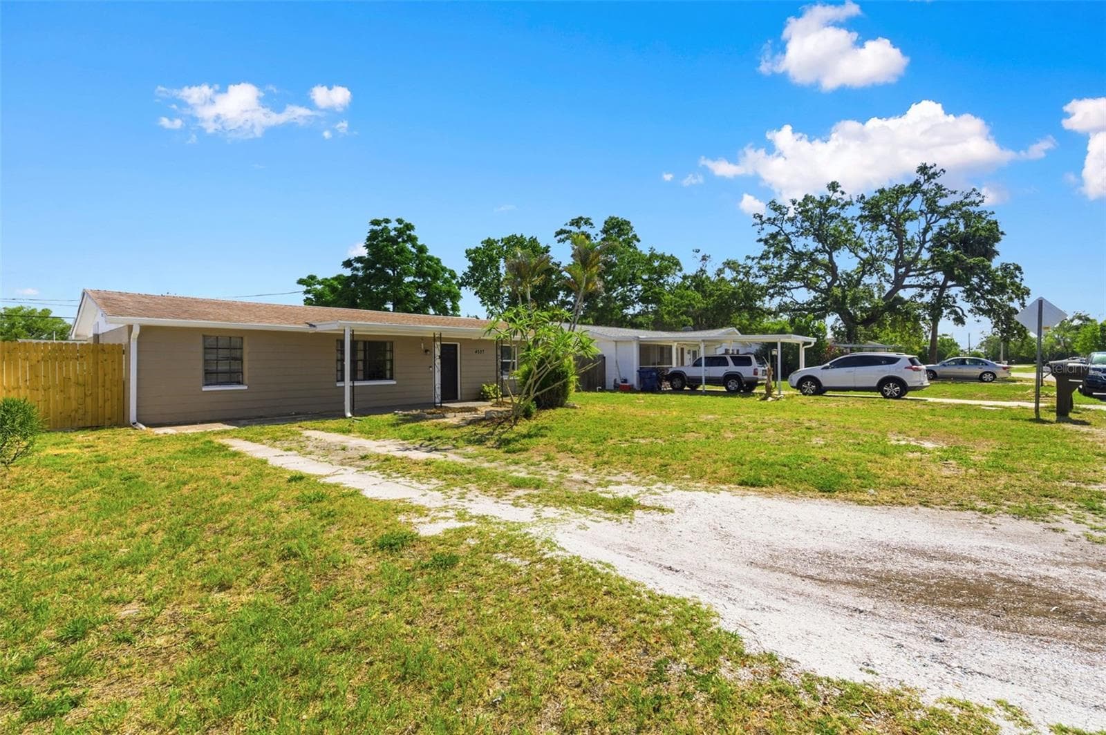 4327 Beacon Square Dr photo 2