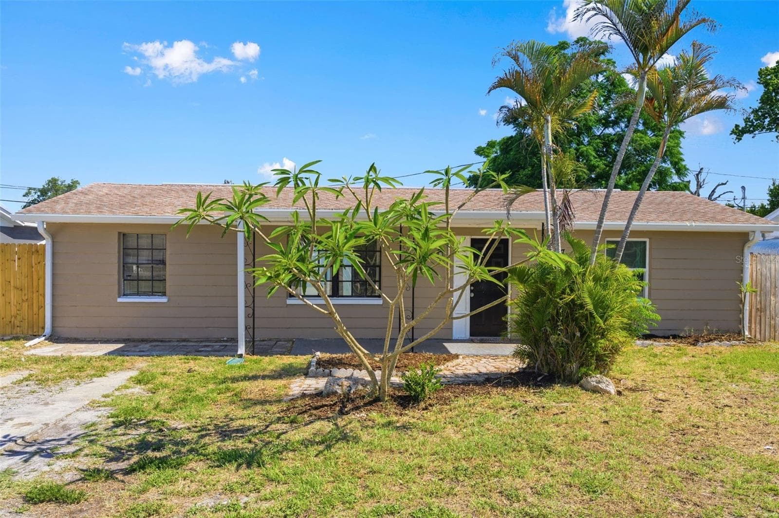 4327 Beacon Square Dr photo 3