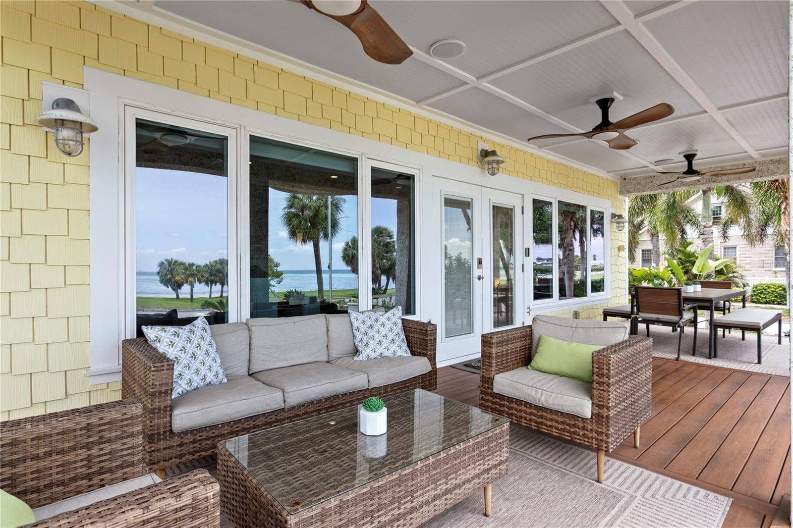 1803 Beach Dr SE photo 5