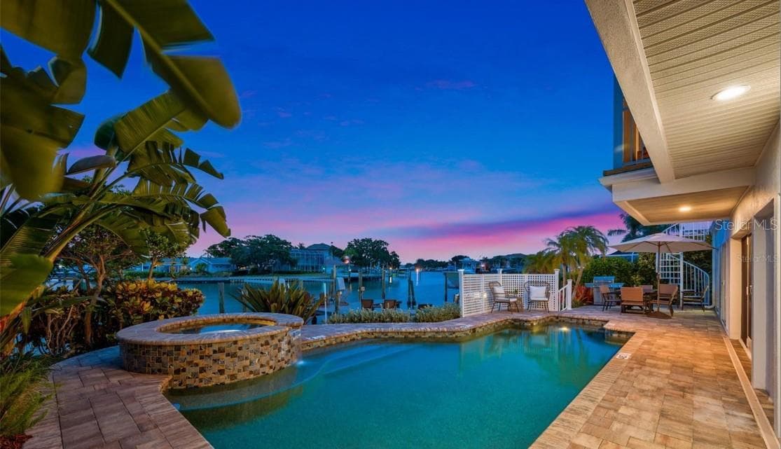 4545 Harbor Hills Dr photo 2