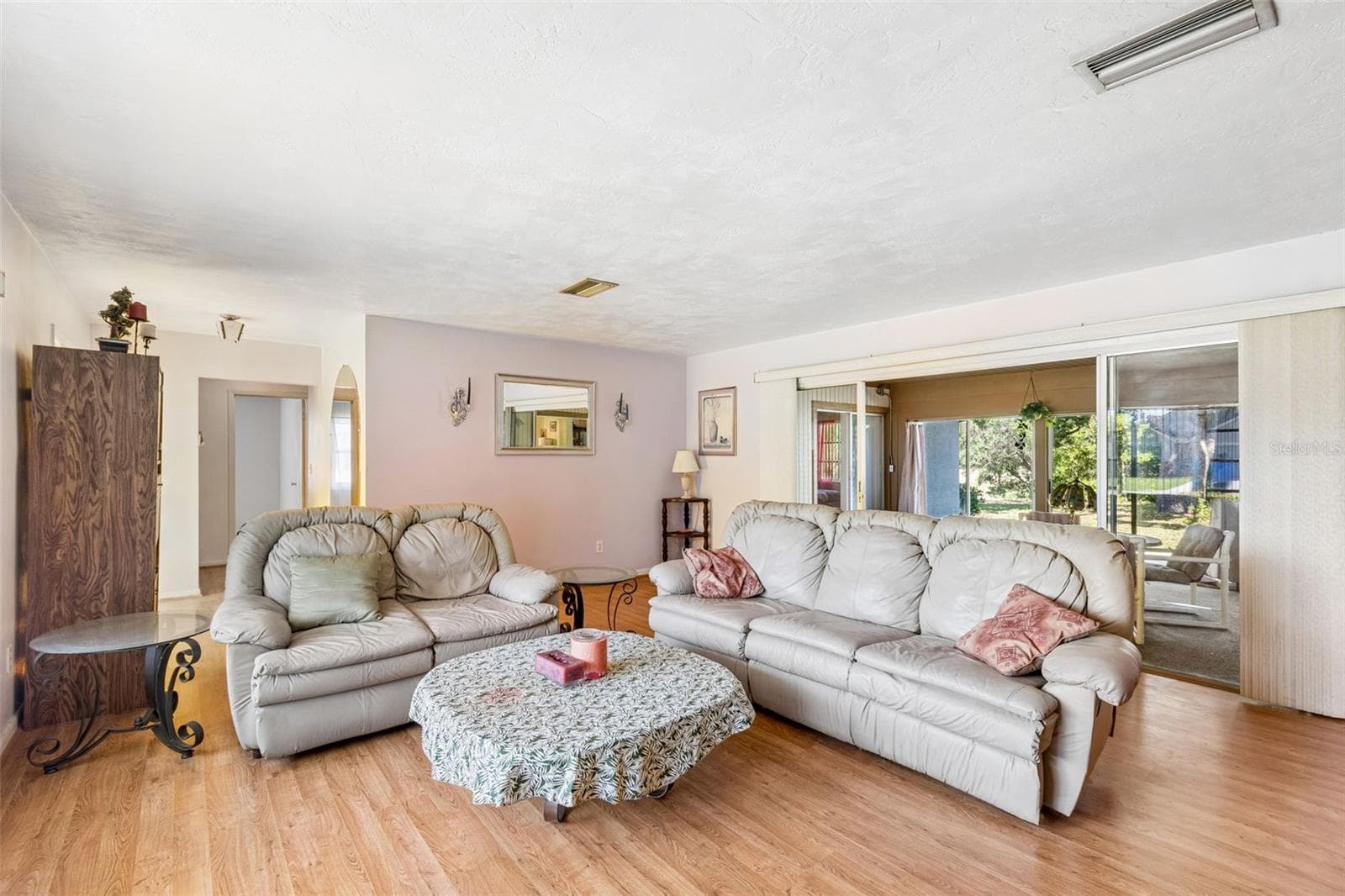 2059 Waterfall Dr photo 5