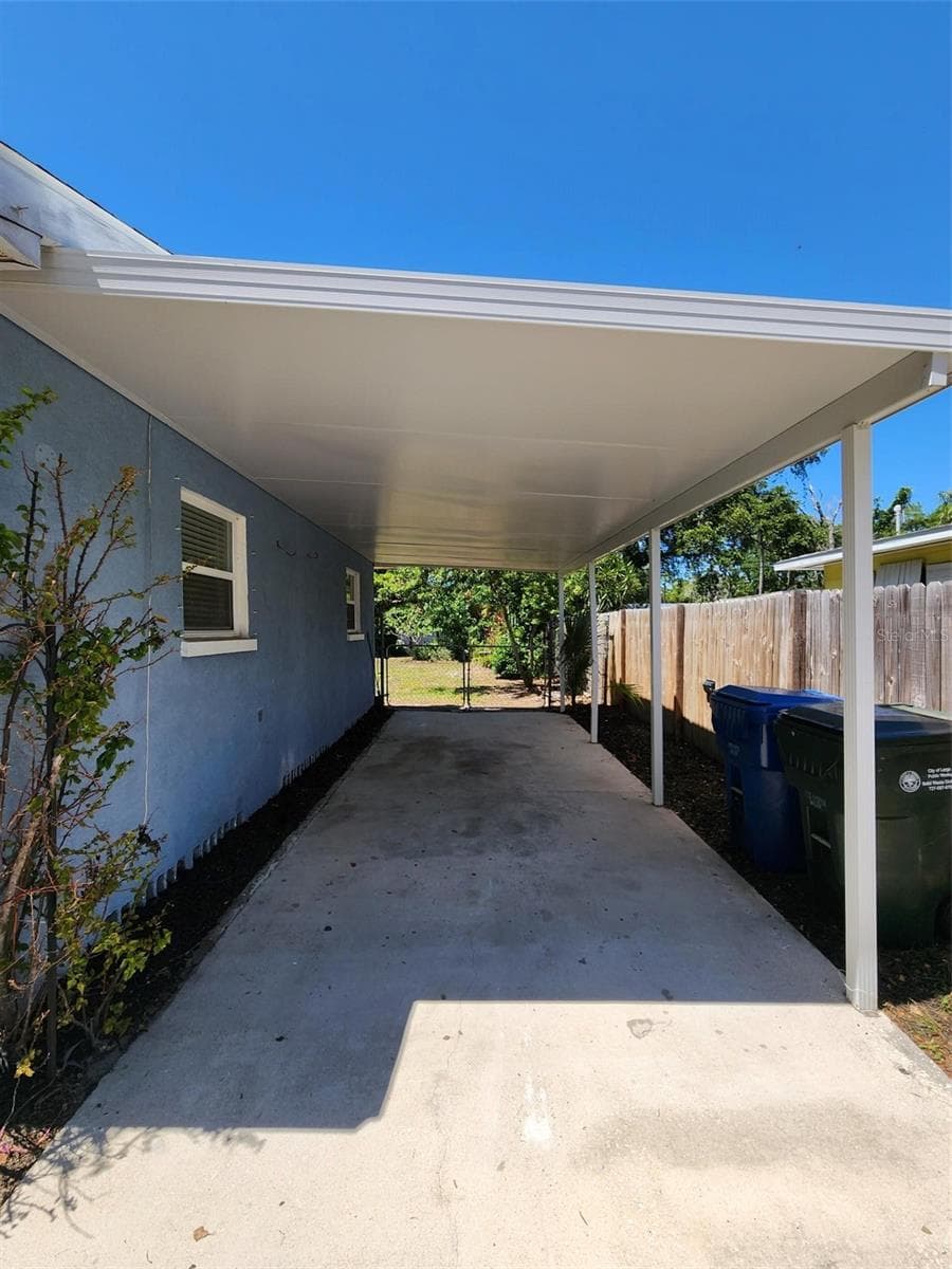 1608 Edna Ave photo 2