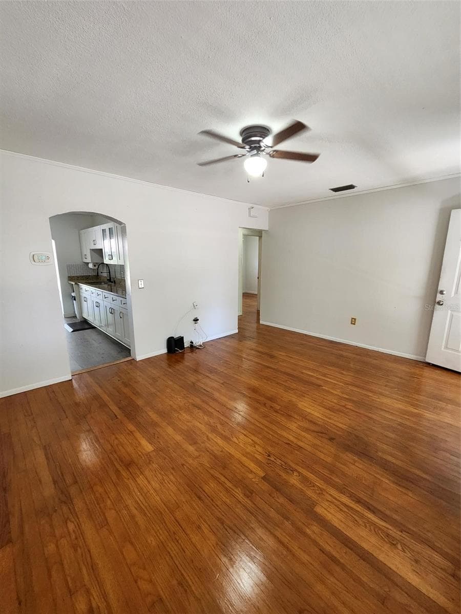 1608 Edna Ave photo 4