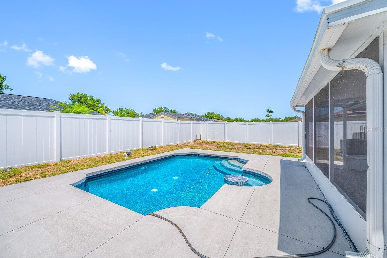 2802 93rd CT E photo 3