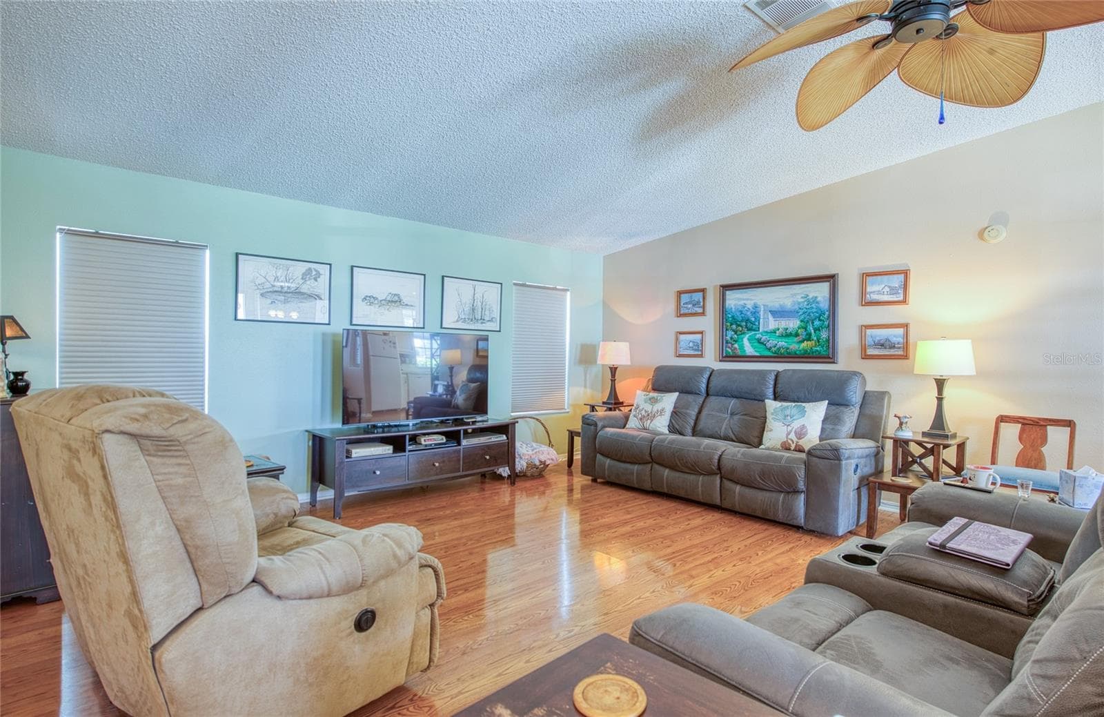 258 Pelican Dr N photo 3