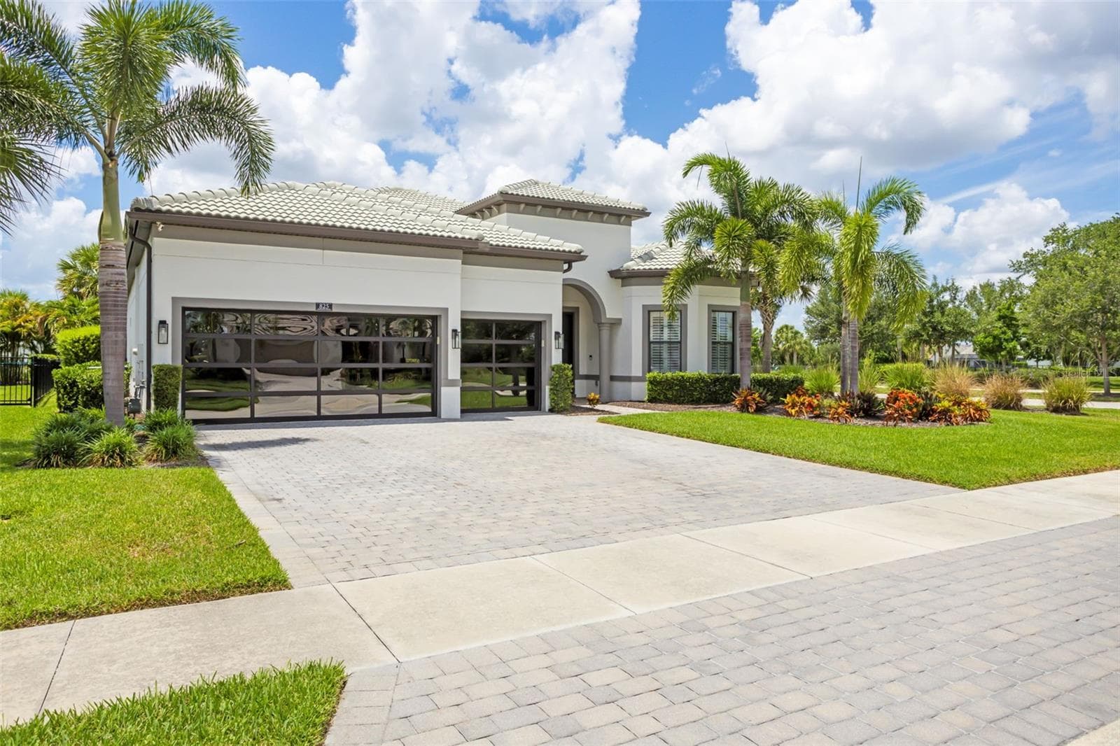 825 Seascape Pl photo 3