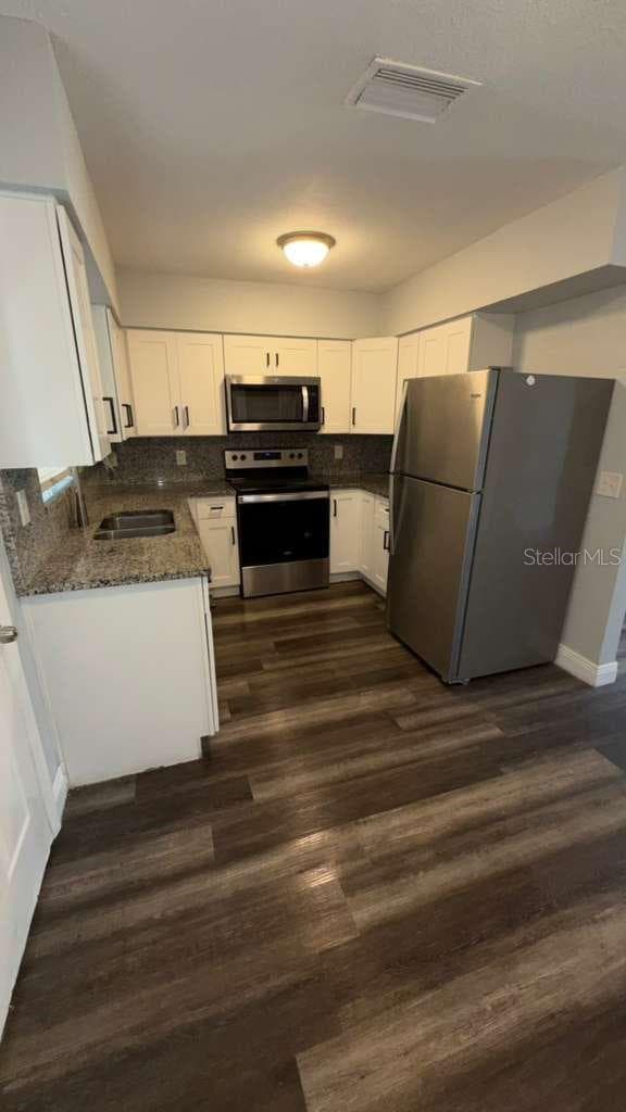 2065 Balfour Cir photo 4